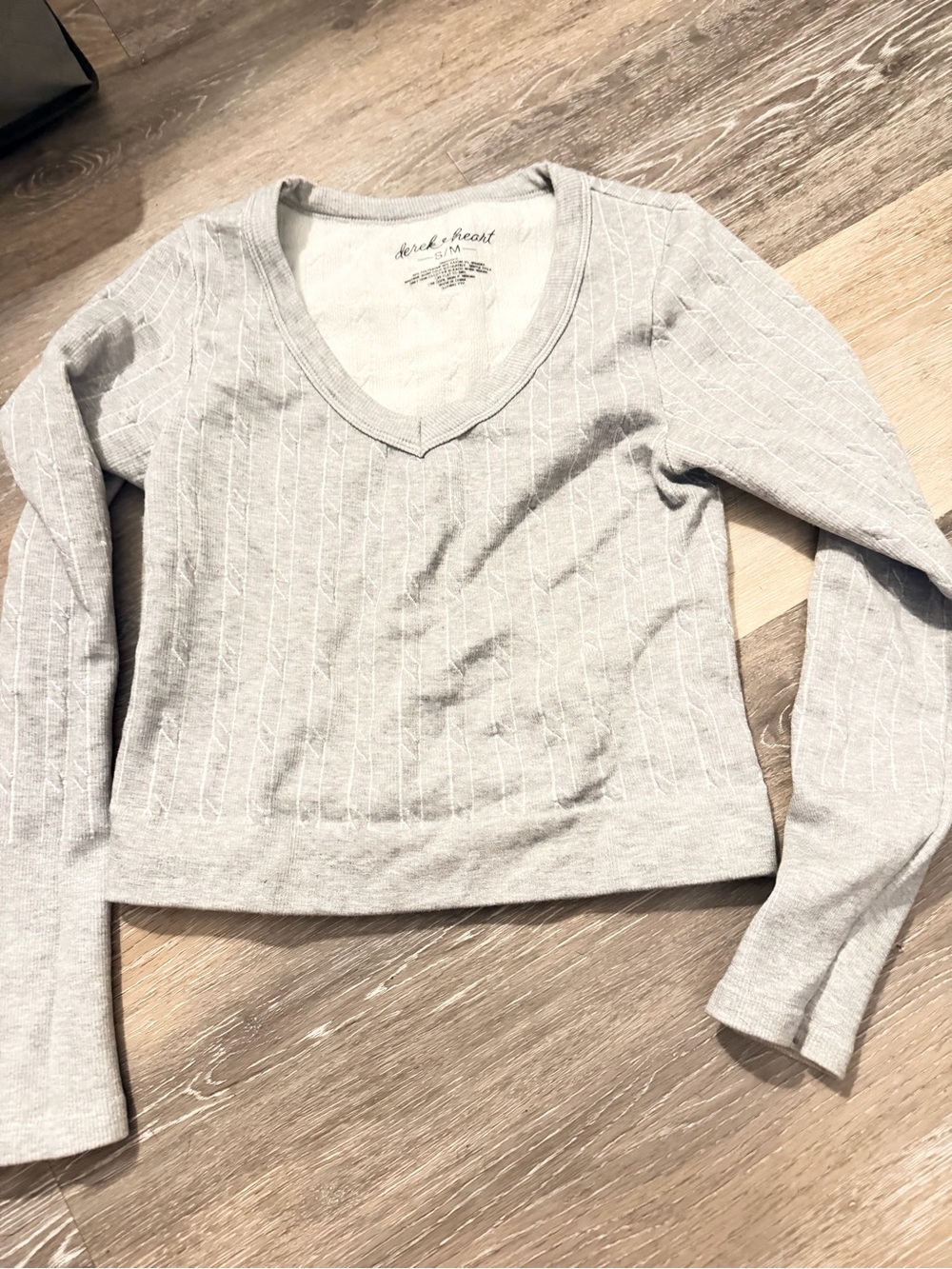 Derek Heart Light Gray V-Neck Ribbed Long Sleeve Top